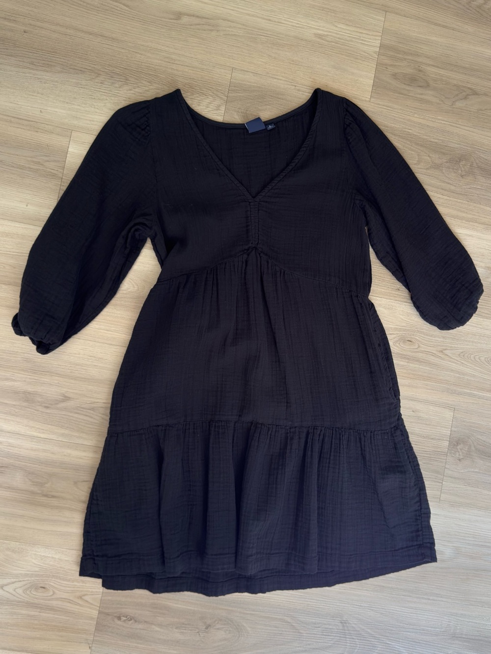 GAP Black V-Neck Babydoll Dress
Size: Small